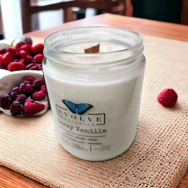 Wood Wick Crystal Soy Candle – Berry Vanilla Scent with Rose Quartz Crystal